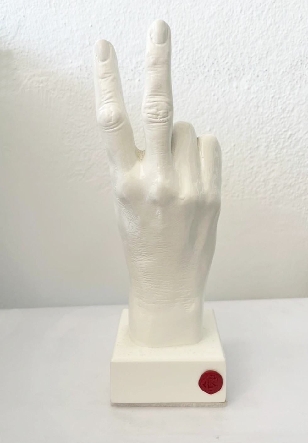 Canan Çelik | Atölyeden İşler | Seramik | Beyaz Eller - IV