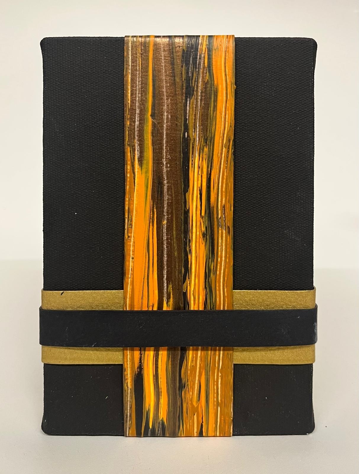 Esra Yılmaz | Tuval üzerine kolaj  | İsimsiz